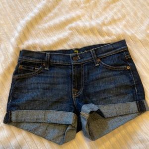 Cute denim cuffed shorts 💕